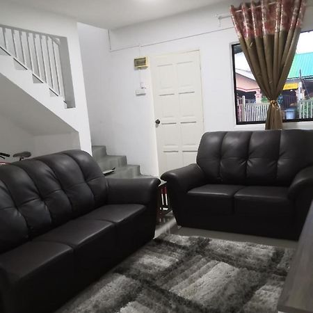 Abah 2 Room Homestay Pasir Gudang Exteriér fotografie