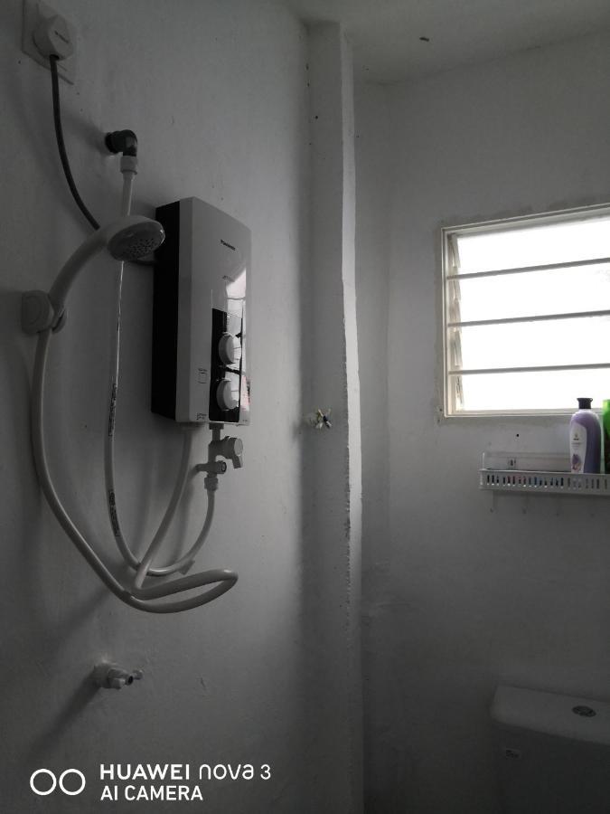 Abah 2 Room Homestay Pasir Gudang Exteriér fotografie